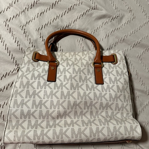 Michael Kors Hamilton Purse - Picture 2 of 2